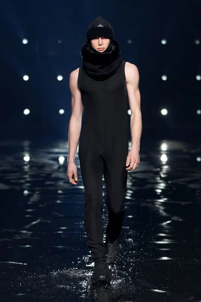 Look 17